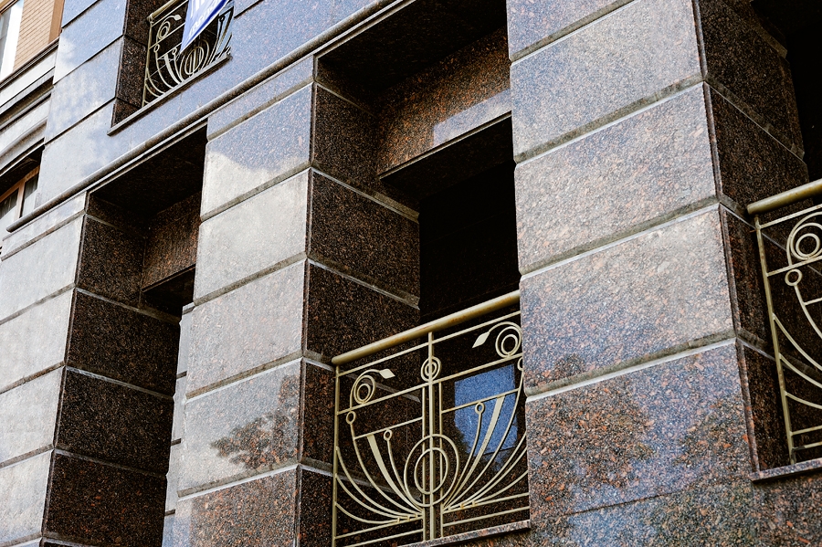 облицовка фасада гранитом